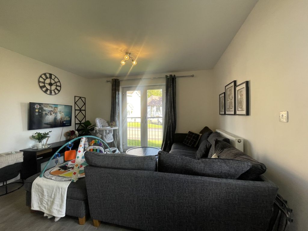 Property photo 3 of 10 Thumbnail_Img_0963