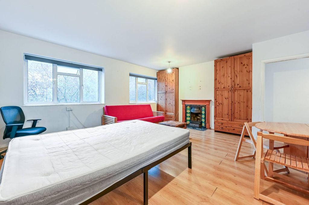 Property photo 3 of 7