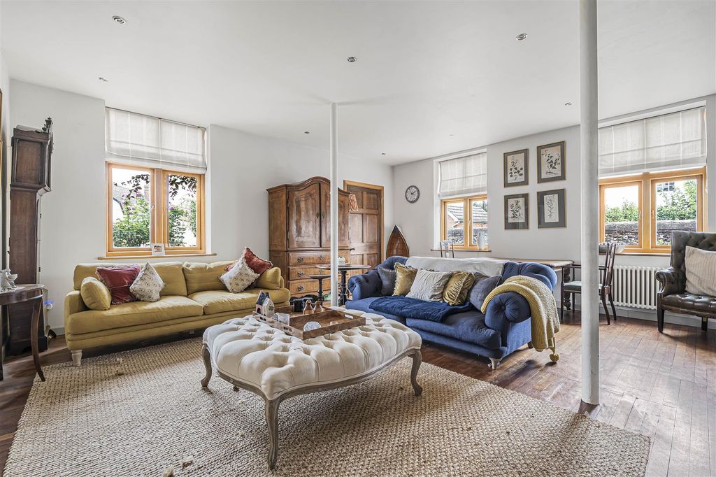 Property photo 3 of 31 20_65960.Jpg