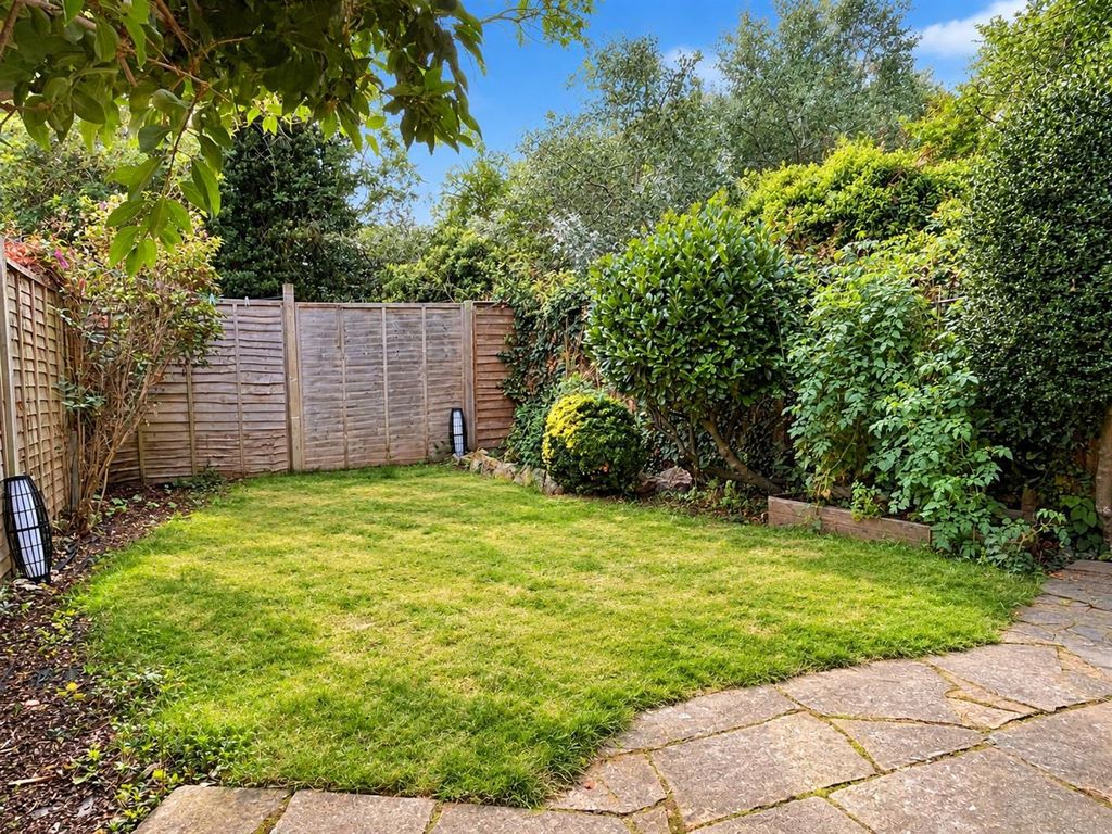 Property photo 2 of 8 Garden.Jpg
