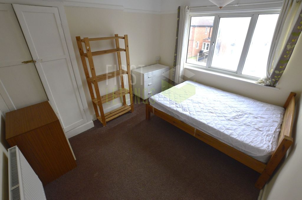 Property photo 3 of 9 Photo 11