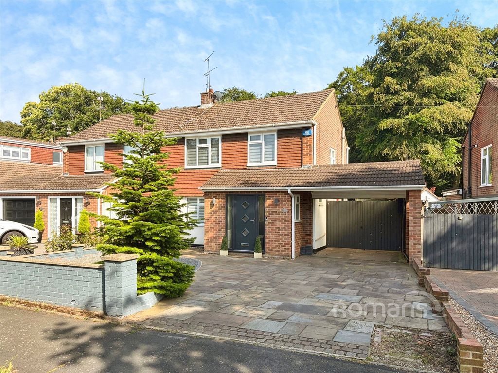 Property photo 1 of 31 Picture No. 21