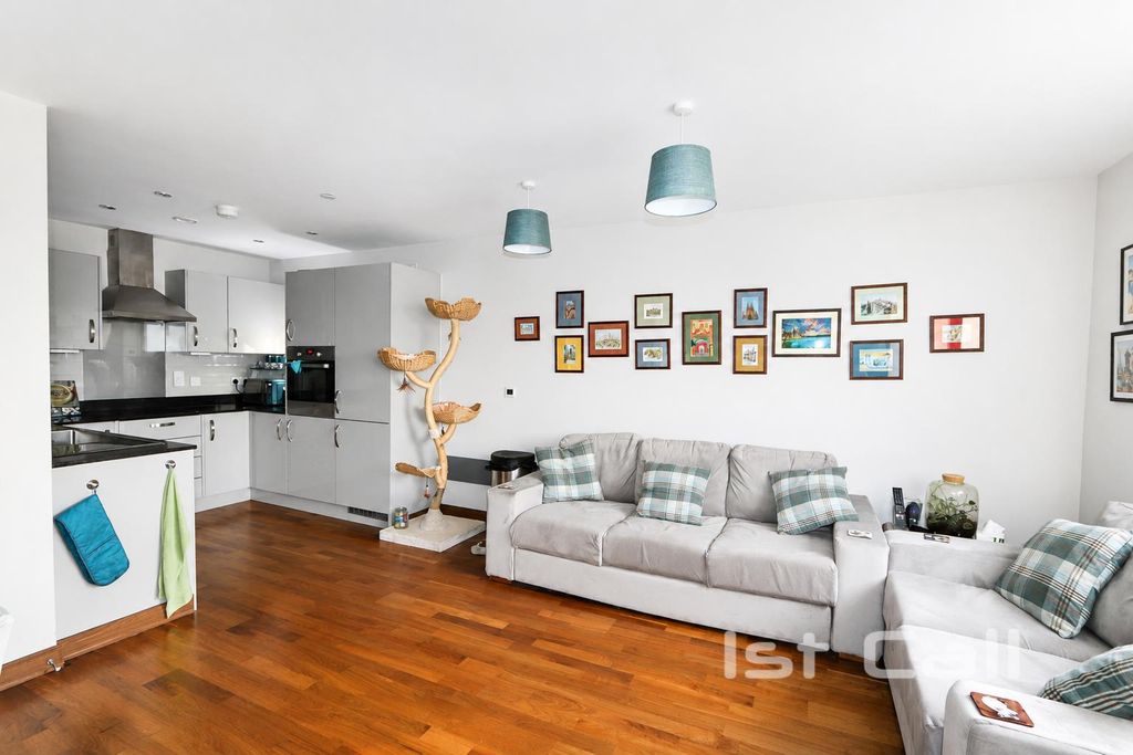 Property photo 2 of 14