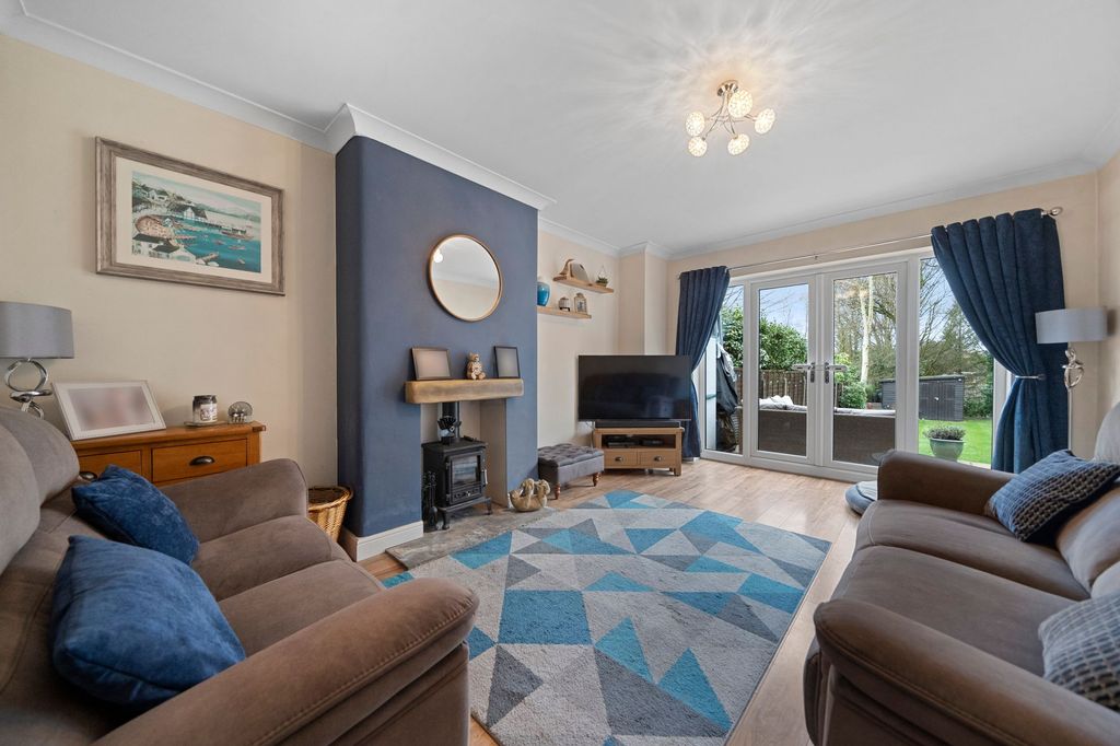 Property photo 2 of 21