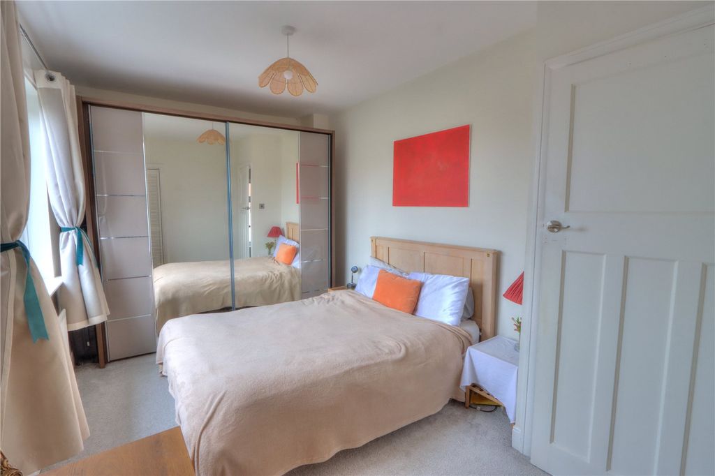 Property photo 3 of 14 Picture No. 12