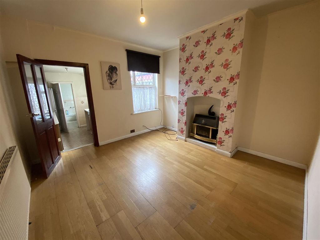 Property photo 3 of 9