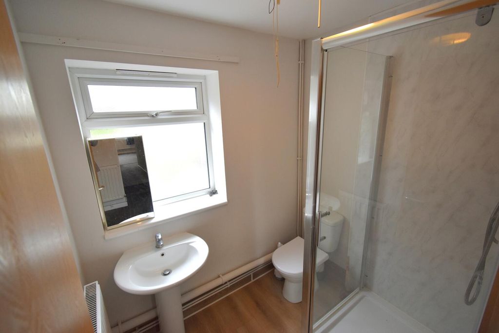 Property photo 3 of 5 Bathroom