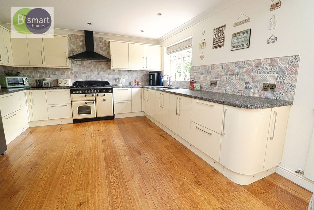 Property photo 3 of 29 Img_3658