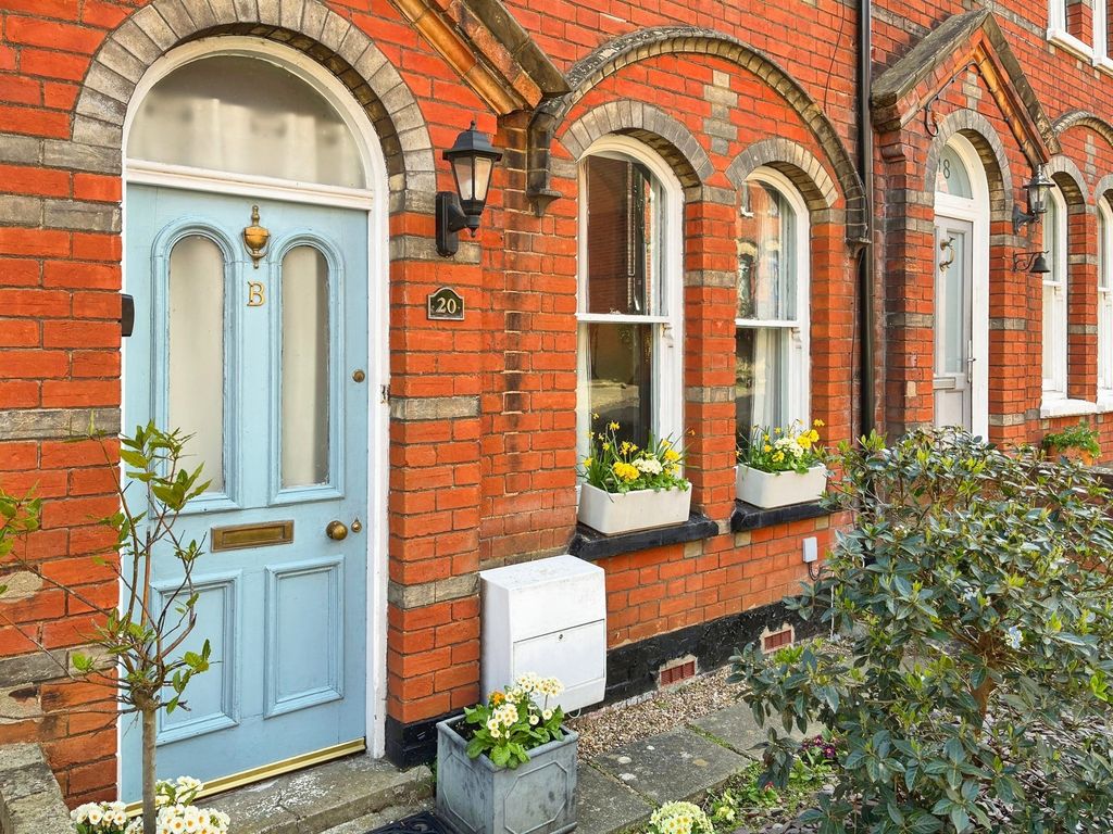 Property photo 1 of 20