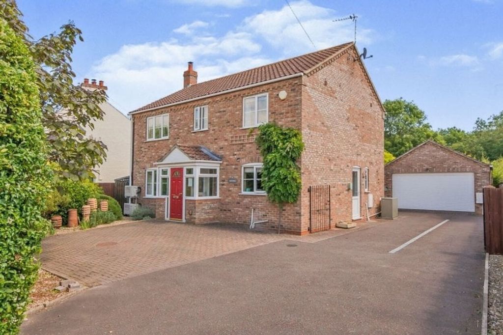 Property photo 1 of 33