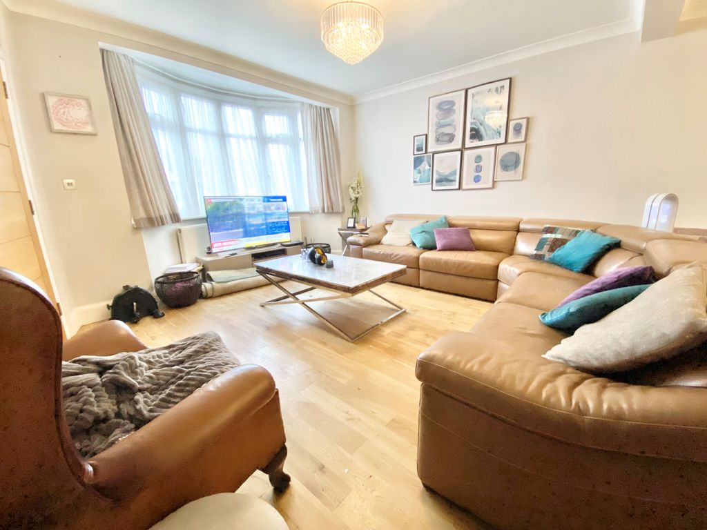 Property photo 3 of 14