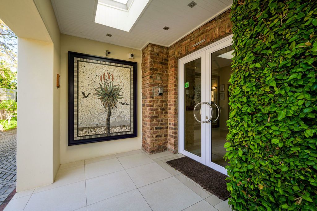 Property photo 3 of 40 1Plz1633909