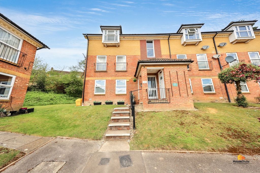 Property photo 3 of 16