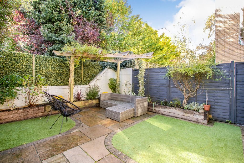 Property photo 3 of 17
