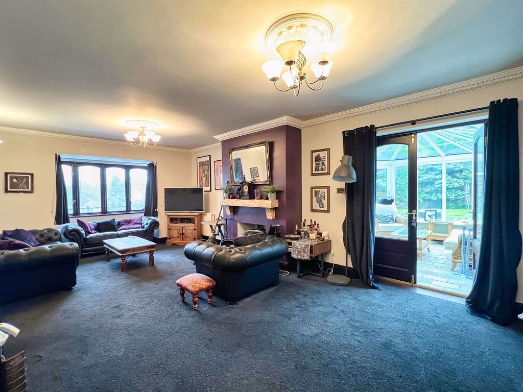 Property photo 2 of 31