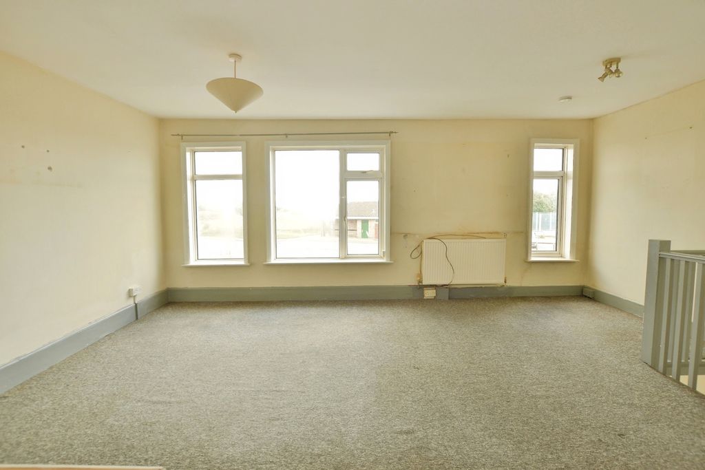 Property photo 2 of 12 Pbox-Img.Jpg