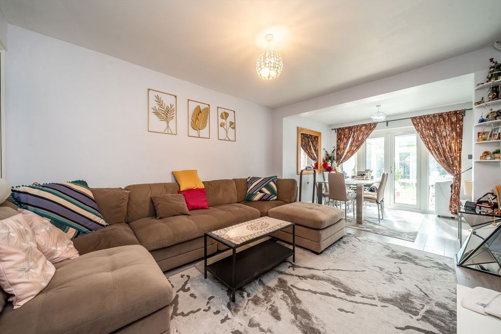 Property photo 2 of 5