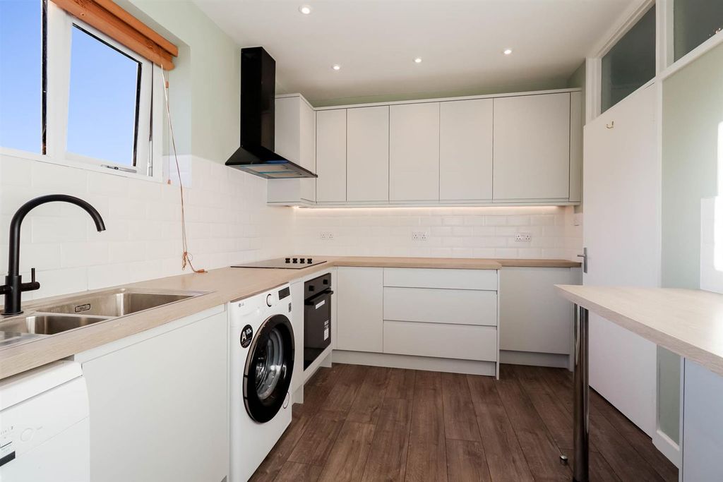 Property photo 2 of 11 2-Bed-Apartment-Lansdown8.Jpg