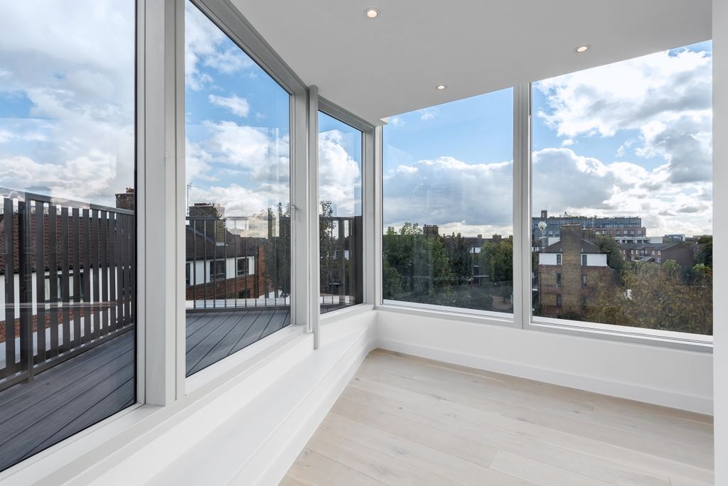 Property photo 1 of 6 393115 (1)