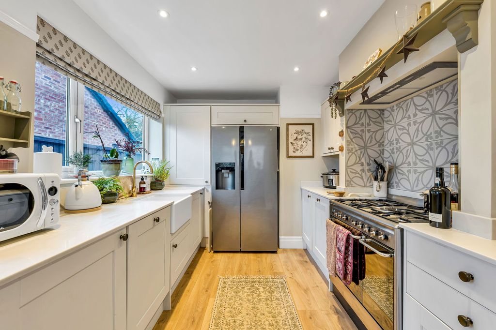 Property photo 3 of 23