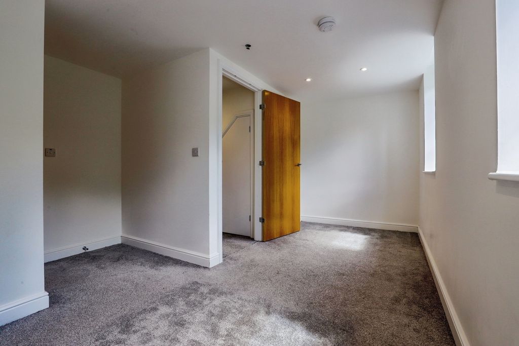 Property photo 3 of 11 Pbox-Img.Jpg