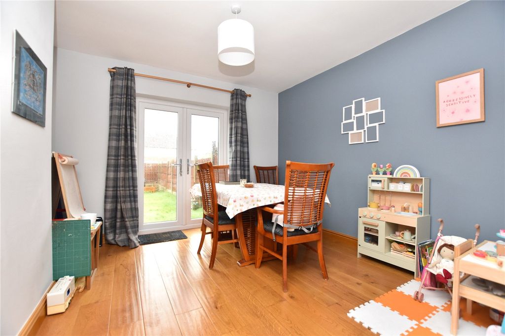 Property photo 3 of 23 Picture No. 29