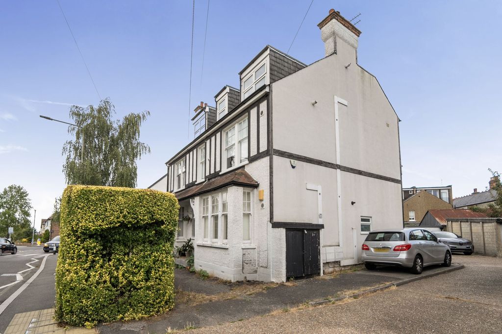 Property photo 1 of 21