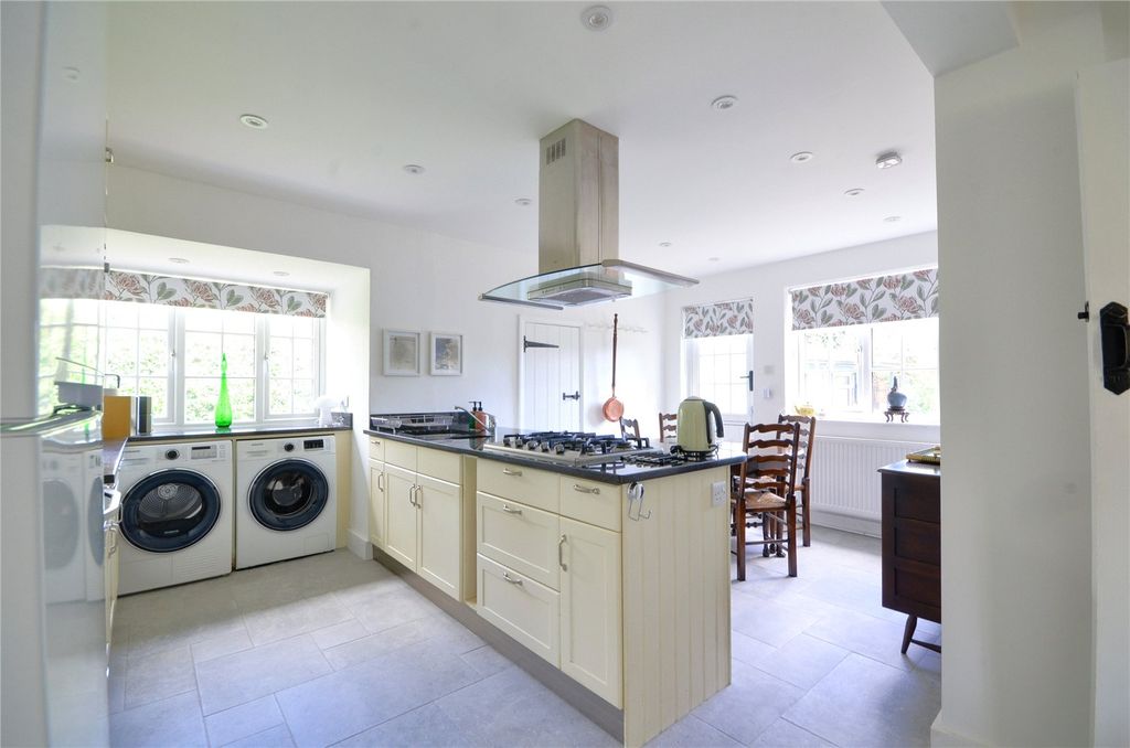 Property photo 2 of 26 Kitchen/Diner