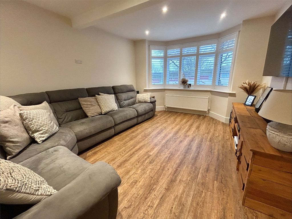 Property photo 3 of 18 Picture No. 04