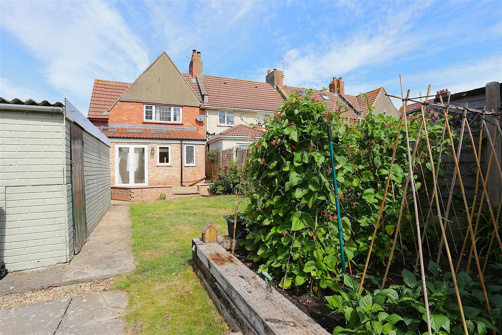 Property photo 2 of 26