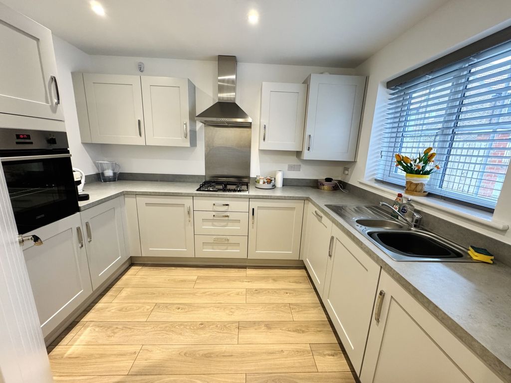 Property photo 3 of 17 Img_4173