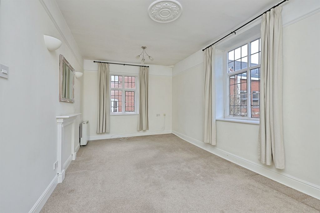 Property photo 3 of 14