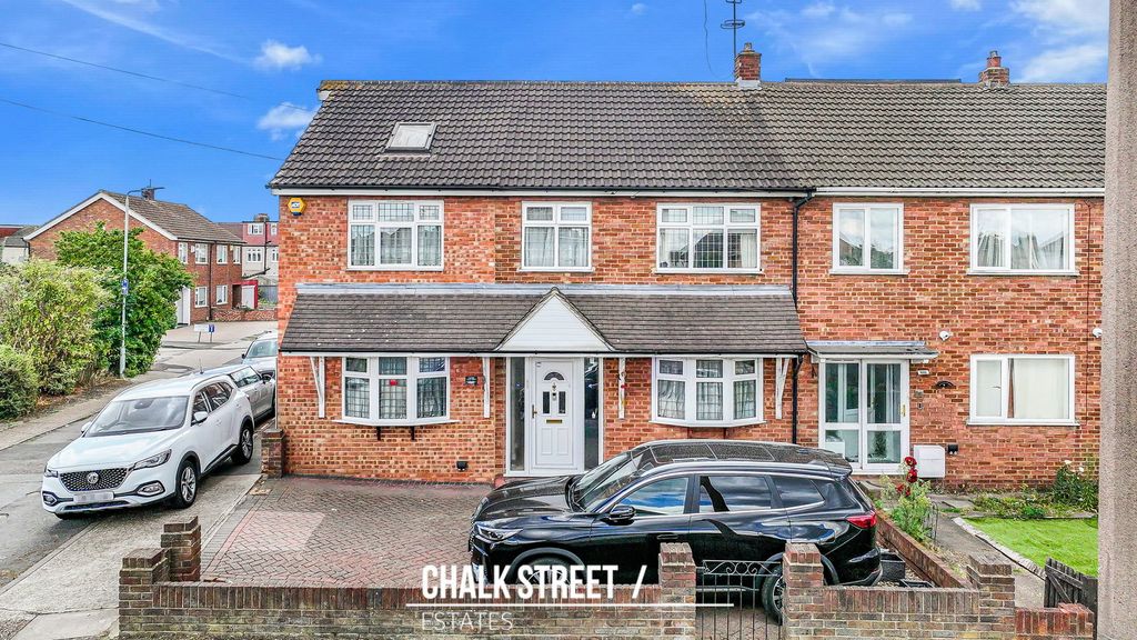 Property photo 1 of 32
