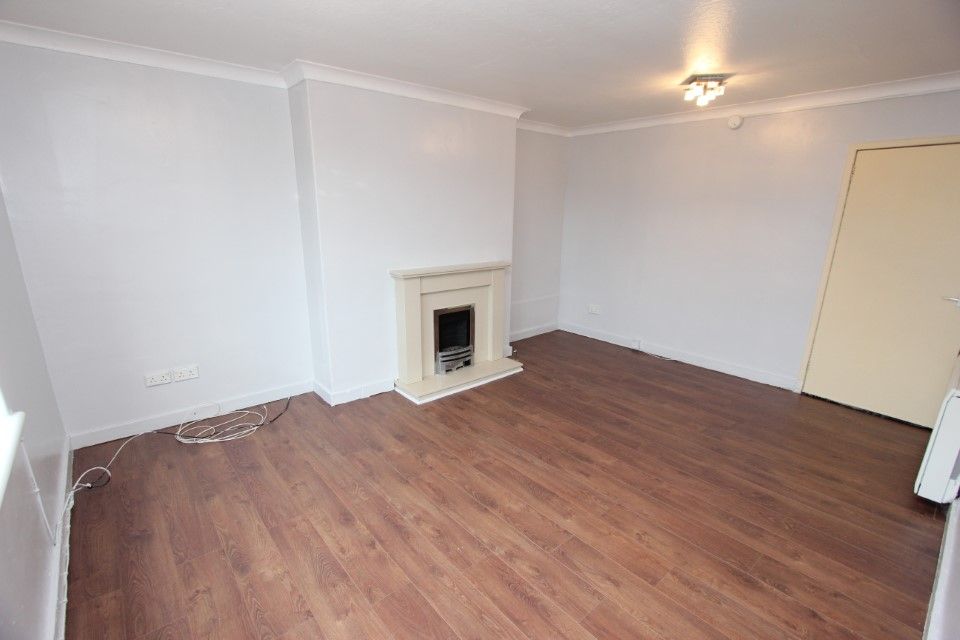 Property photo 3 of 13 Lounge