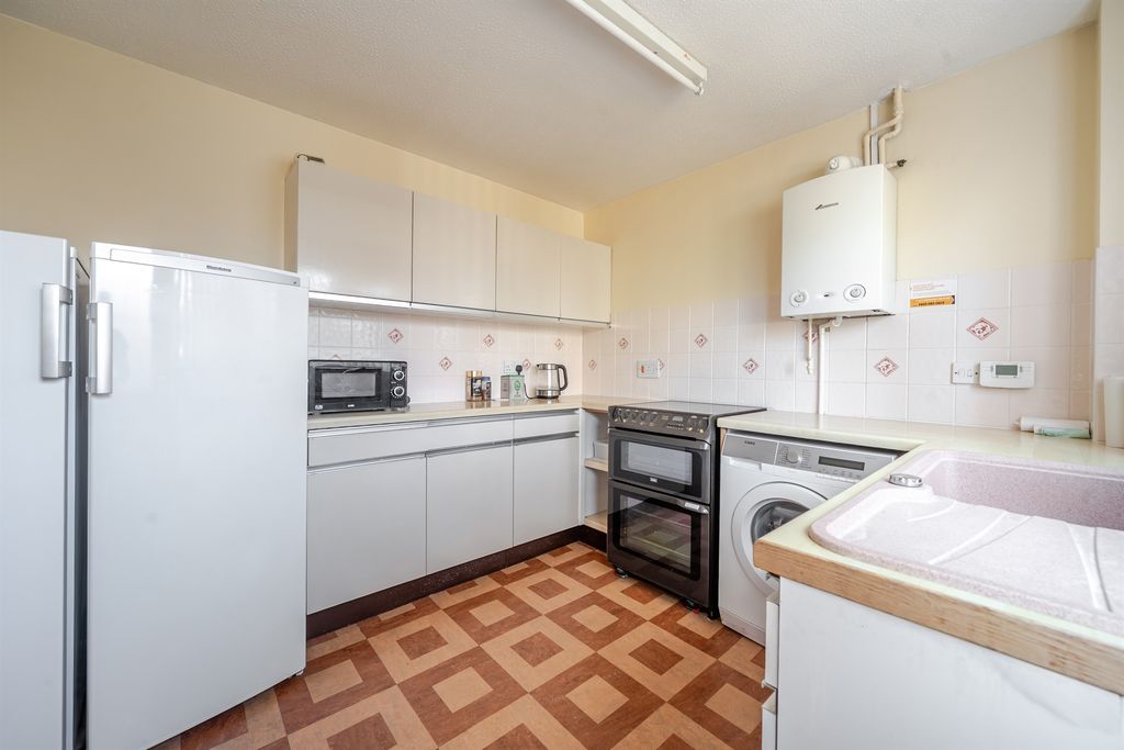 Property photo 3 of 14