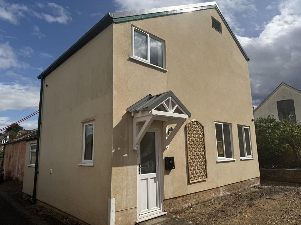 Property photo 1 of 17 5A Water Street - House.Jpg