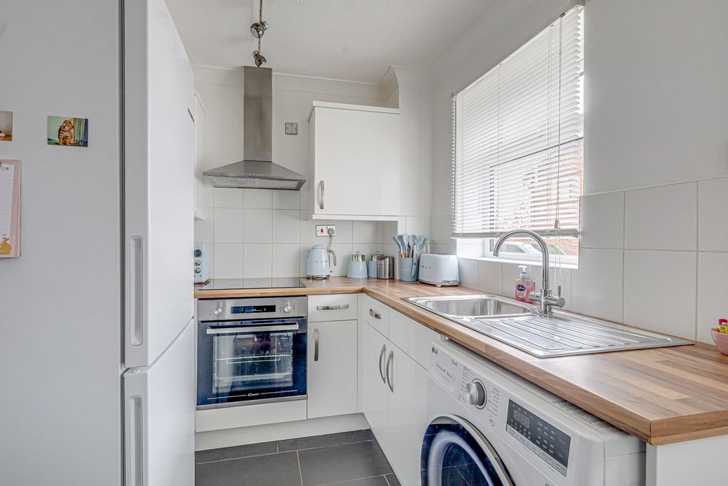 Property photo 3 of 17