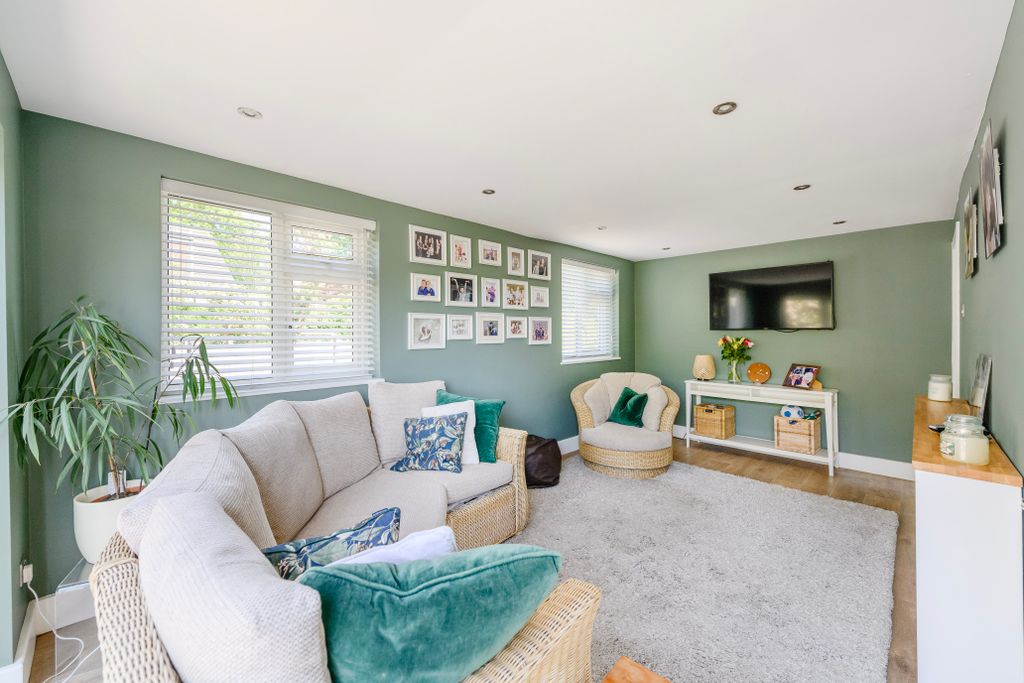 Property photo 2 of 29