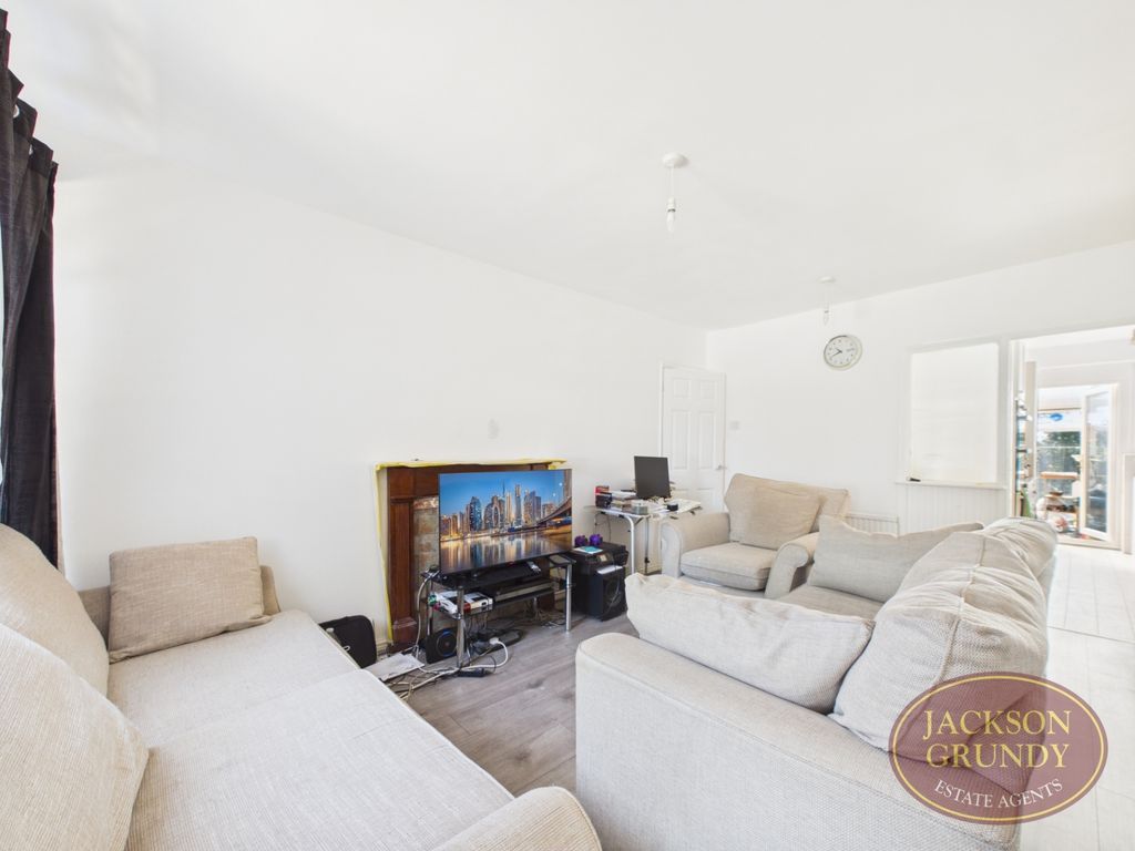 Property photo 2 of 9 Grendon Walk