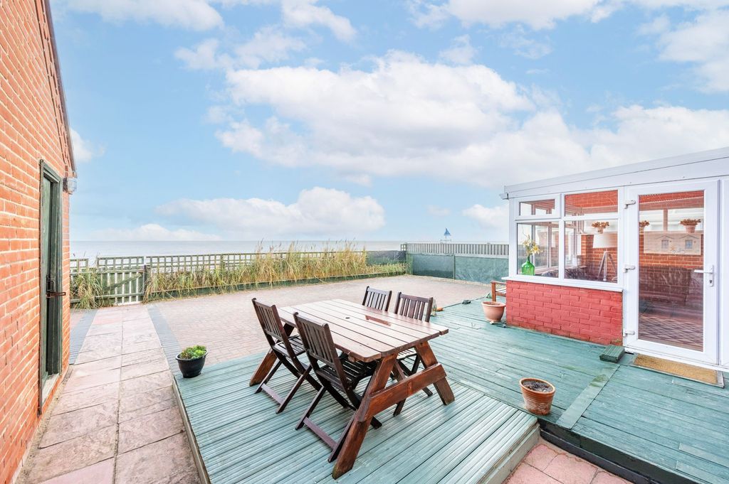 Property photo 2 of 23