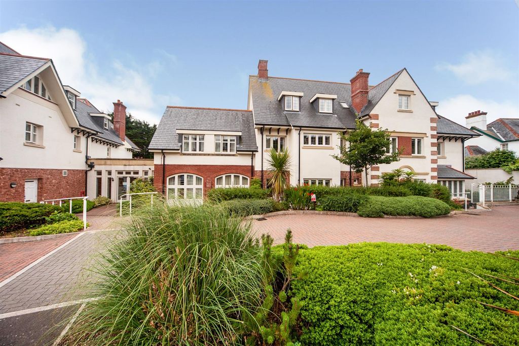 Property photo 1 of 23 Beechfield Court