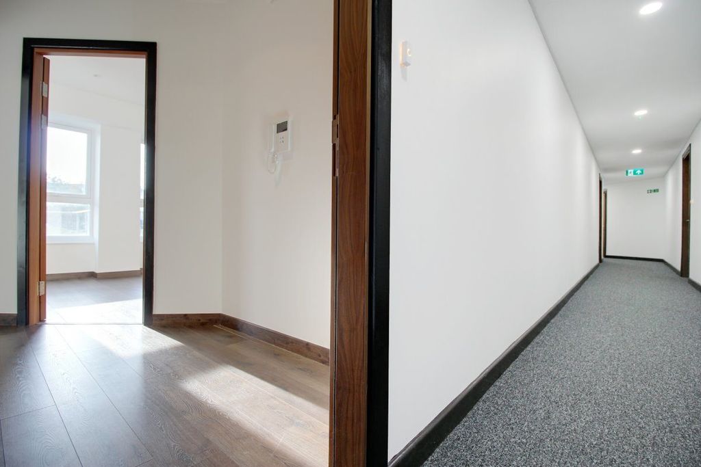 Property photo 2 of 8 Gallery