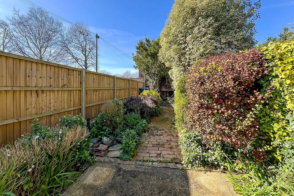 Property photo 2 of 14 Picture No. 11