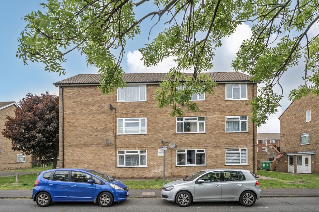 Property photo 1 of 15 1295869-24-682632...