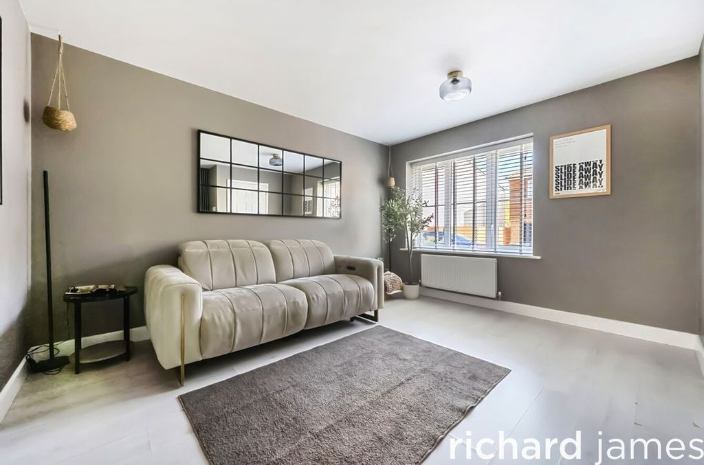 Property photo 2 of 13 8Bf9ce1Ebf8B403A92E0A2E1Dfc33F71