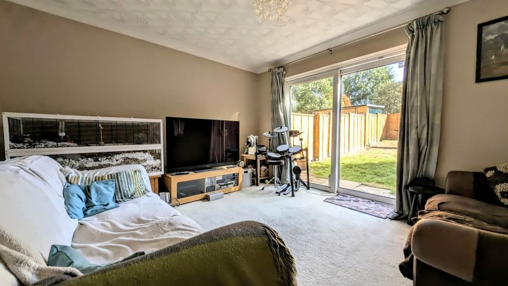Property photo 2 of 12