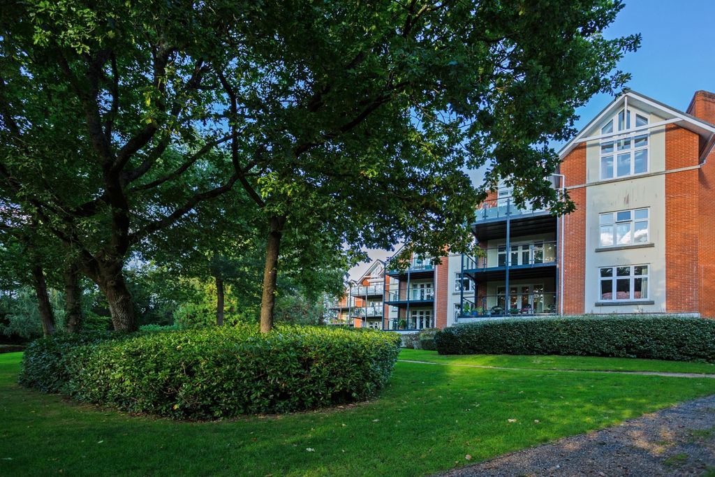 Property photo 1 of 20