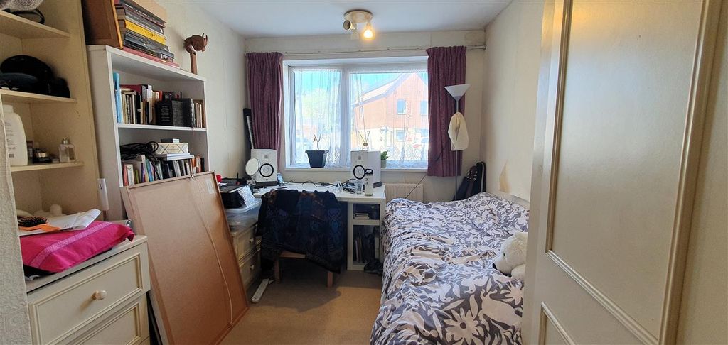 Additional image 9 of 2 bed flat for saleThe Dell, Feltham TW14