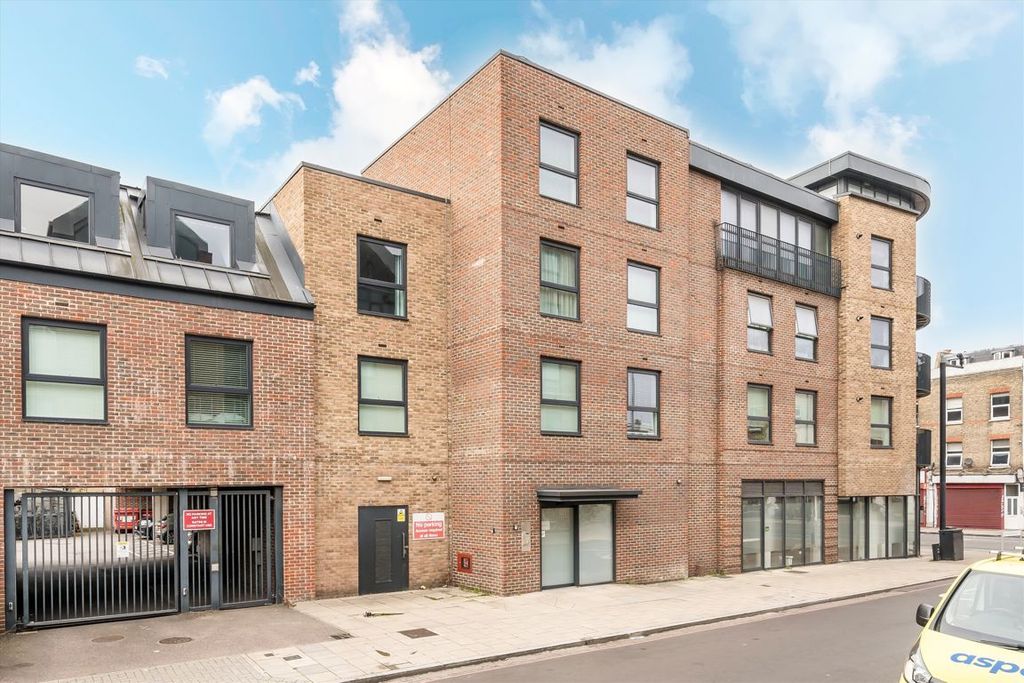 Property photo 1 of 7