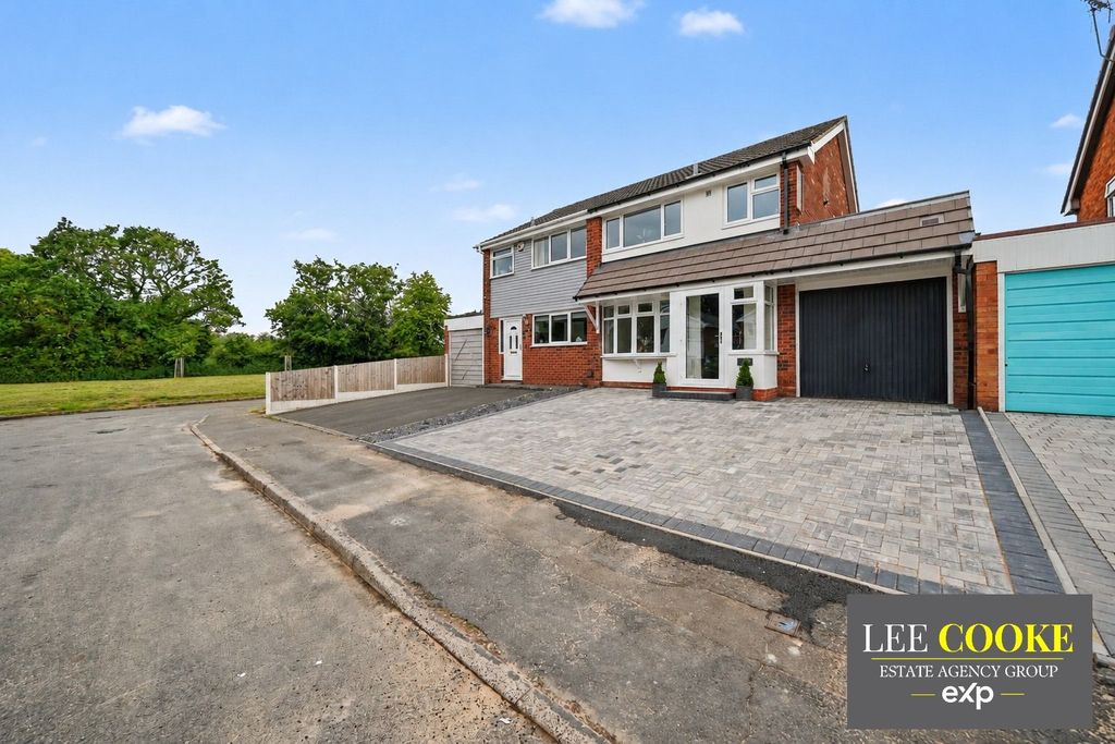 Property photo 1 of 31
